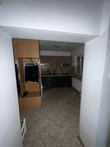 Apartament cu 3 camere decomandat în Colentina