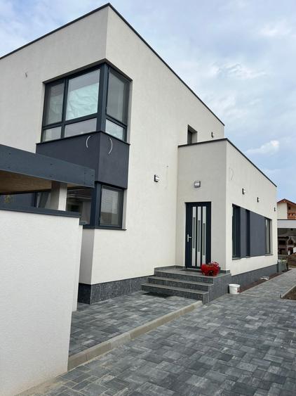 VILA PREMIUM-Dumbravita langa Sala Polivalenta pret 689.000 euro - 2