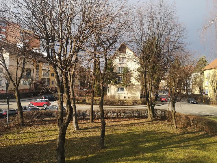 Garsoniera amplasata la etajul 1,zona Calea București - 9