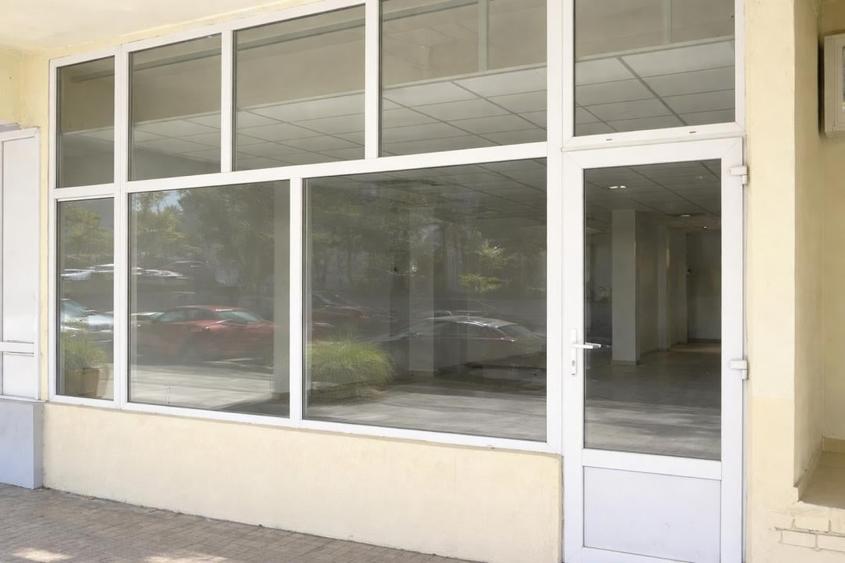 Spatiu comercial, 74 mp, 2 intrari, vitrina, zona strazii Louis Pasteur - 2
