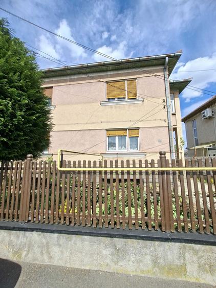 Casa de vanzare in zona linistita - 1