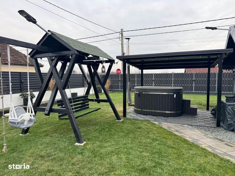 Casa moderna, complet mobilata, cu panouri solare, jacuzzi,aproape de - 16