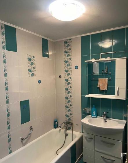 Apartament cu 4 camere decomandat, mobilat în Ultracentral