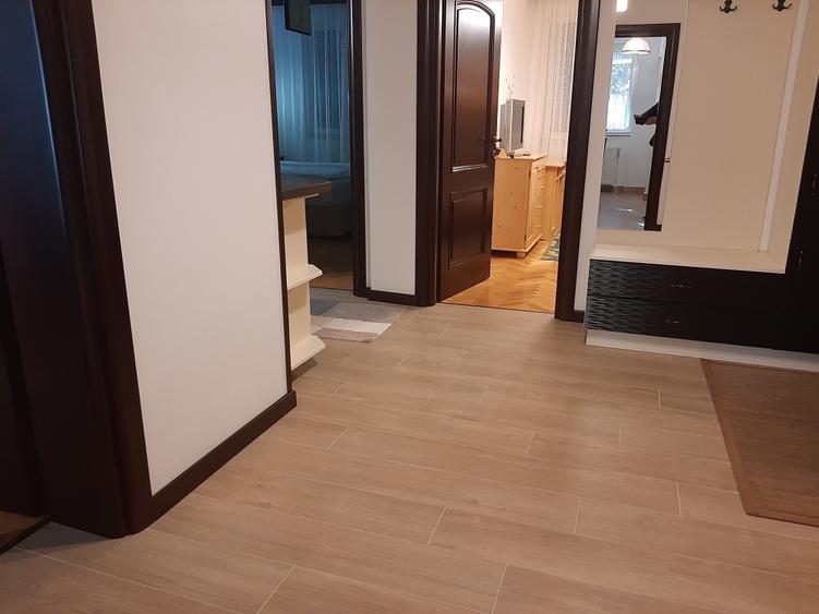 De inchiriat apartament  3  camere zona centrala- langa hotel Central - 7