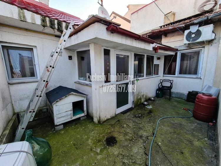 DELFINARIU - Casa cu 3 camere - centrala pe gaz, imbunatatiri partiale - - 1