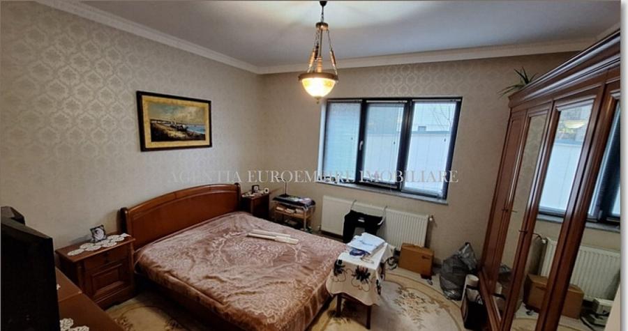 Casa de vanzare in localitatea Lazu - 1