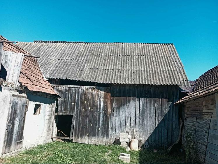 Vand casa necesita renovare - 3