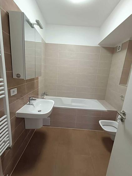 Proprietar inchiriez Apartament 3 camere +parcare acoperita, Tractorul Brasov - 7
