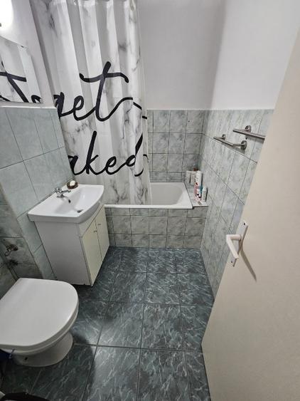 Garsoniera de inchiriat, cartier Noua, 250 € - 4