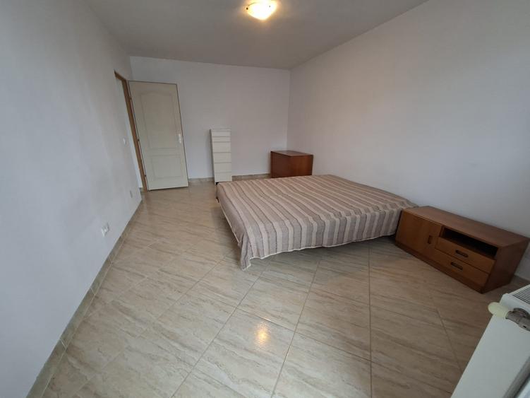 Mioritei (Carrefour)-3 cam decomandat/ 2 bai /centrala /renovat/et.4 cu sarpanta - 5