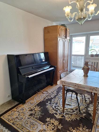 PROPRIETAR Ap 3 cam,2 bai, 2 balcoane,an1990, pod si boxa foarte spatioase+loc parcare, ZONA 1 MAI - 7