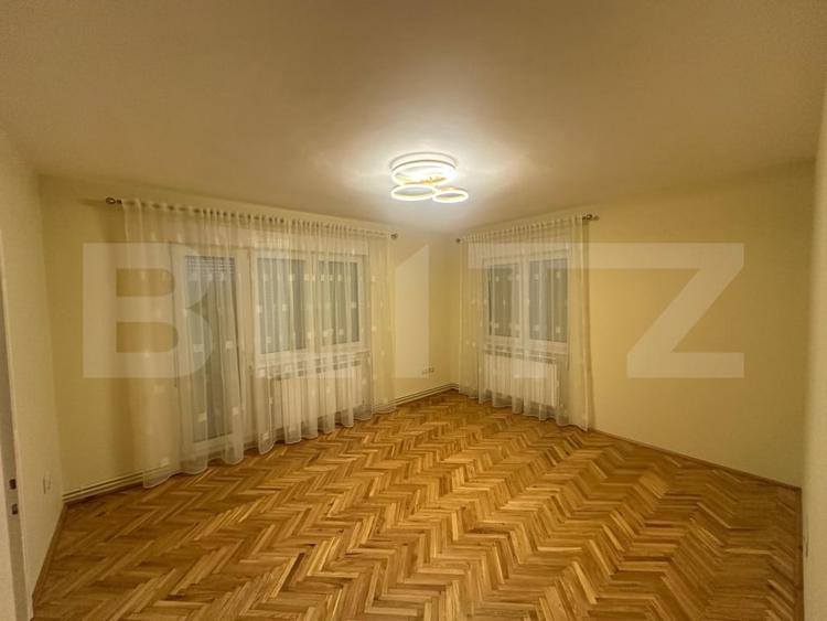Apartament cu 4 camere decomandat în Titulescu