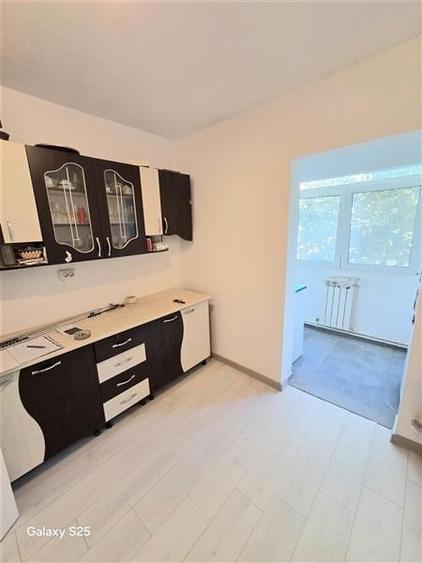 Apartament 3 Camere, Decomandat, Renovat, Navodari - 1