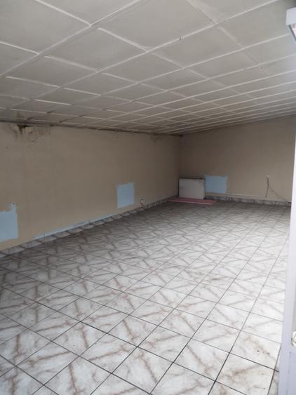 Vand casa cu 10 camere in zona 7 Noiembrie - 7