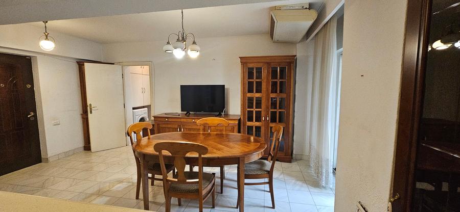 Ap cu 4 camere situat pe Calea Moșilor, aproape de intersecția cu M. Eminescu - 4