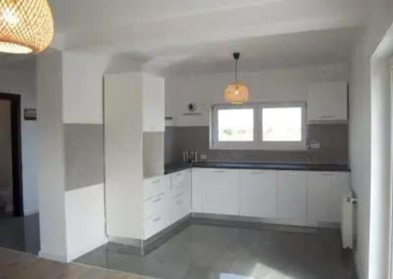 Casa Duplex P+1 cu curte Otopeni, zona 23 august - 5