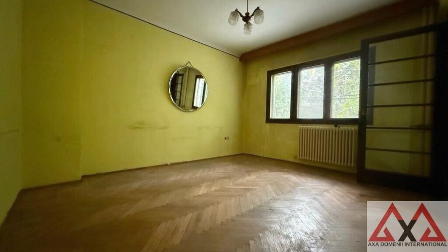 Vila interbelica, pod mansardabil, elemente originale - in Vatra Luminoasa! - 2