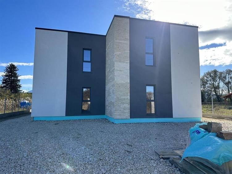 Casa 4 Camere Cartierul Stupini - 2