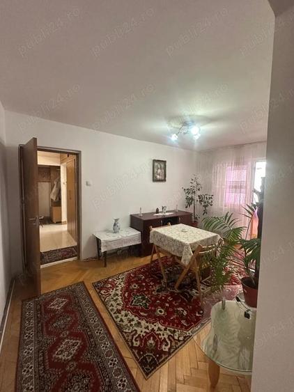 Inchiriez Apartament cu 3 Camere - 9