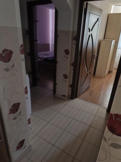 Dau in chirie apartament cu 2 camere decomandat - 2