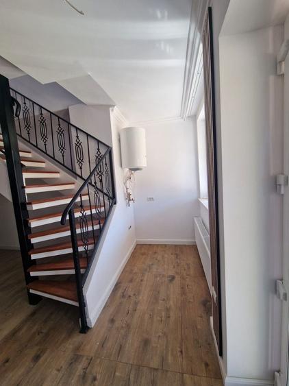 Apartament nou 62 mp, curte comuna, zona centrala Giarmata, mansarda dormitor, bucatarie open space si baie moderna - 3