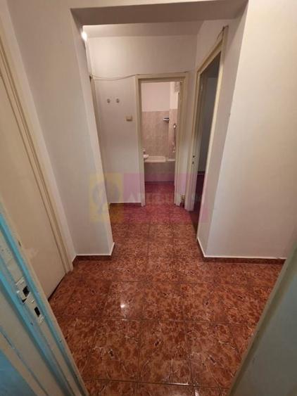 Apartament cu 3 camere de vanzare in Campina - Zona Liceul Energetic - 4