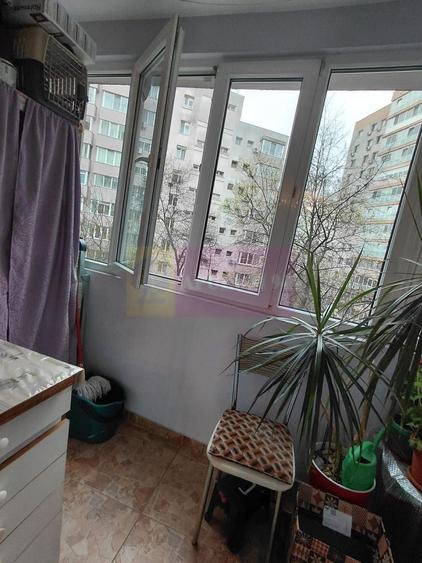 Titan Metrou M1-statia Titan si parc IOR, cu 3 lifturi - 10