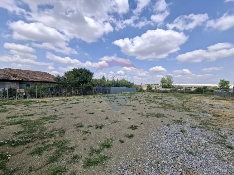 Teren logistic 907 mp de închiriat/ Aurel Vlaicu - 5