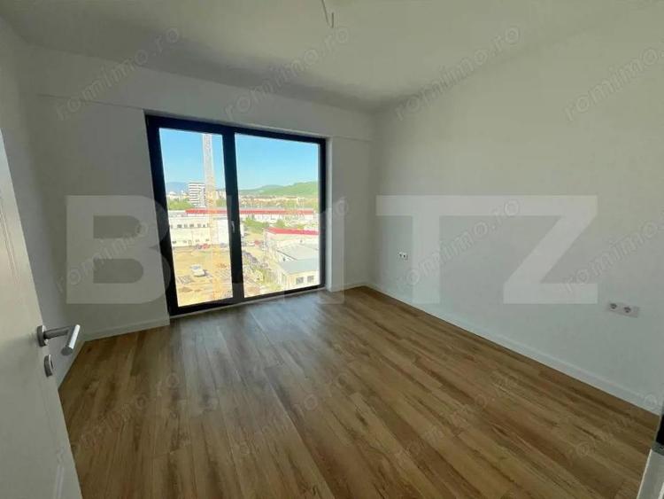 Apartament 3 camere, finisat lux, bloc nou, zona de Sud - 1