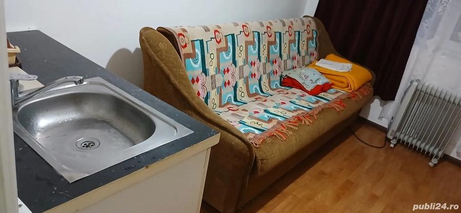 Inchiriez garsoniera etajul 1 - 1