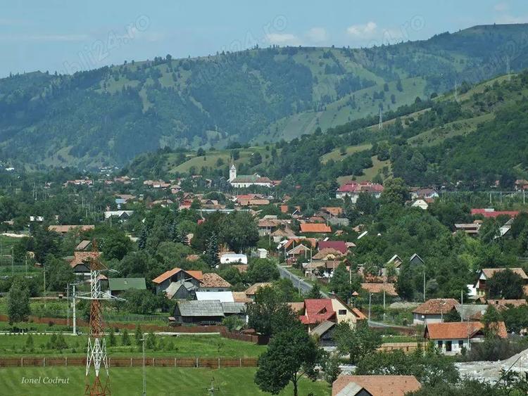Vand casa batraneasca + teren Onesti, Jud Bacau - 1
