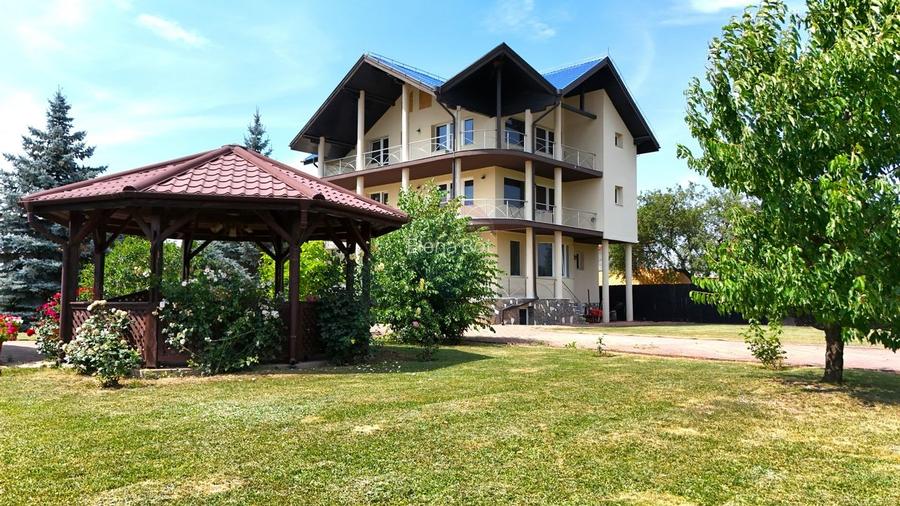 Vila deosebita cu gradina superba si panorama - Ghimbav, ultracentral