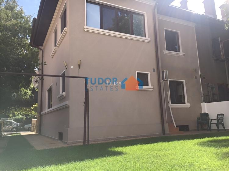 Vila iclasica cu o gradina superba