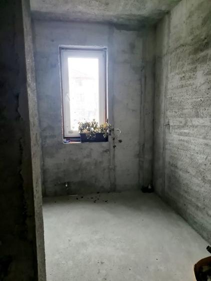 Garsoniera dubla-curte privata 90 mp-Complex Aurel Persu-Berceni-Comision 0 - 3