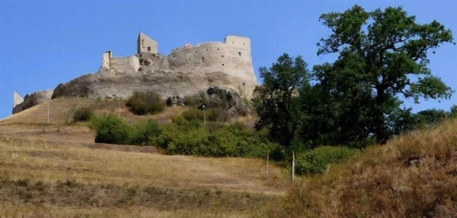 Teren Intravilan la baza cetatii Rupea - 1