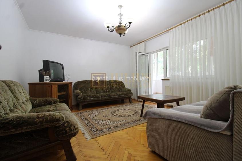Apartament spatios, 3 camere, 2 bai, ideal pentru studenti