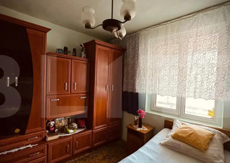 Apartament cu 3 camere si balcon, decoamandat, spatios si ca - 2