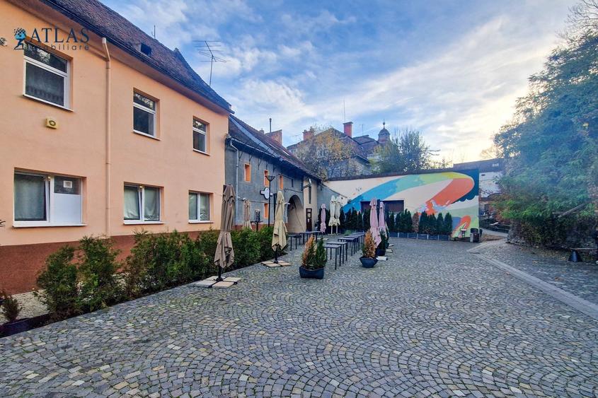 Piata Sfatului-Piata Brassai, 2 cai de acces, vedere padure, 57 mp, comision 0% - 15