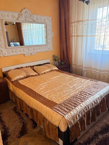 Proprietar, va nd apartament cu 3 camere ,decomandat. - 2