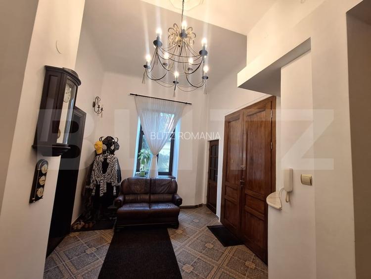 Apartament de vanzare, cu 4 camere, 125 mp, zona P-ta Romanilor Apartament de vanzare, cu 4 camere, 125 mp, zona P-ta Romanilor