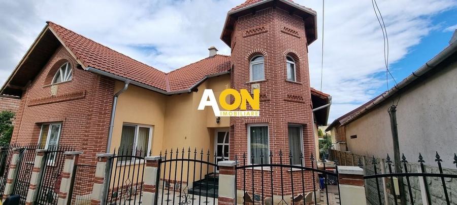 Casa Individuala 4 Camere, Zona Cetate, 500mp Teren - 1