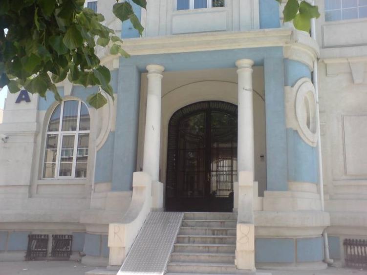 Oferta exclusivista !PIATA OVIDIU-CLADIRE DE BIROURI,ARHITECTURA DEOSEBITA! - 2