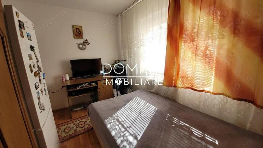 Vanzare apartament 3 camere, Targu Jiu, zona 23 August - 5