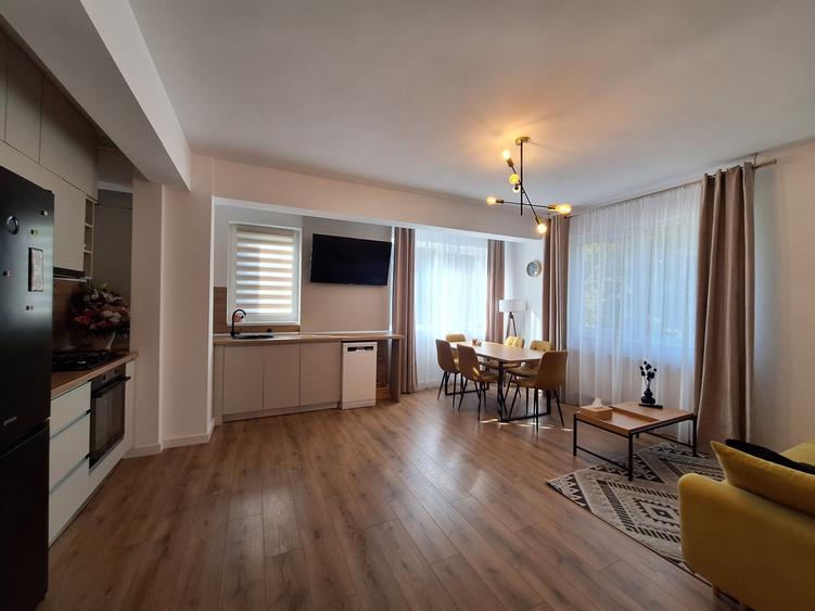 Apartament cu 3 camere semidecomandat, mobilat în Florești