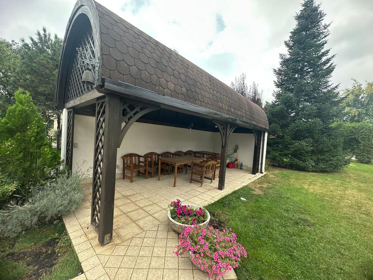 VILA CU IZ PROVENSAL  CU TEREN GENEROS SI PISCINA EXTERIOARA INCALZITA - 49