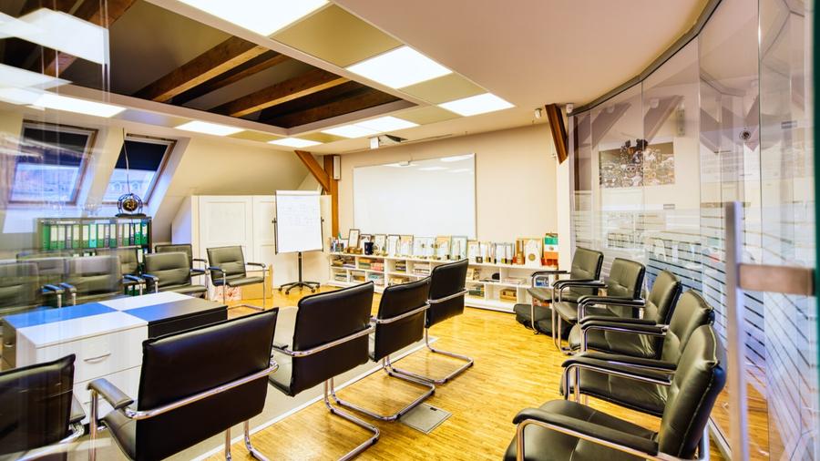 Cladire/Spatiu cu alta destinatie - 4 niveluri - pretabila diverse activitati - 6