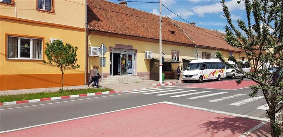 Vanzare spatiu comercial, Ghimbav, Central langa Primarie, vitrina - 1