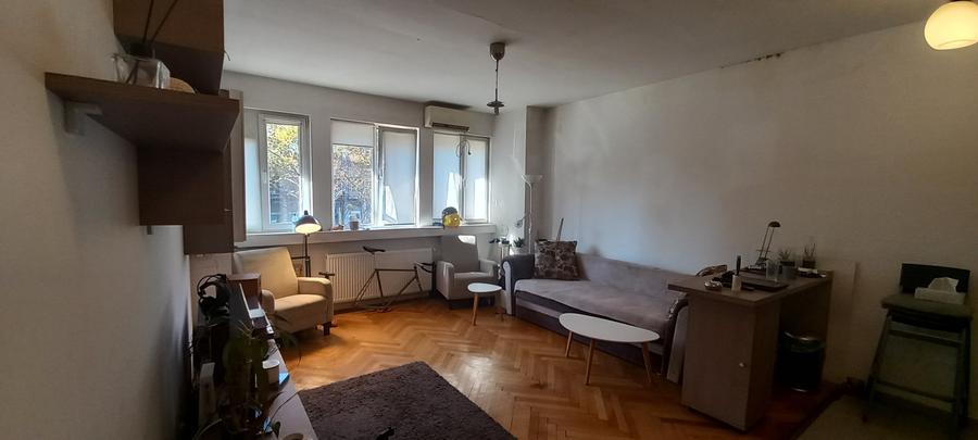 Garsoniera extinsa Piata Romana, Magheru 12-19 - 2