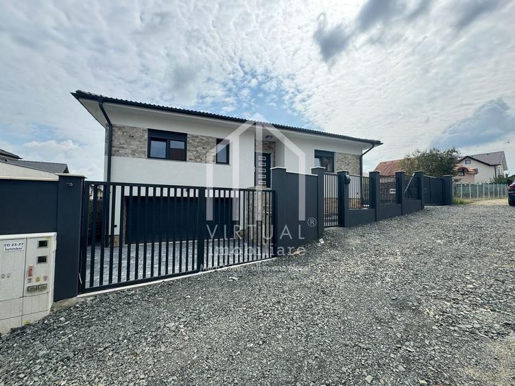 Casa individuala superba in Selimbar- 4 camere, 2 bai, garaj, terasa - 1