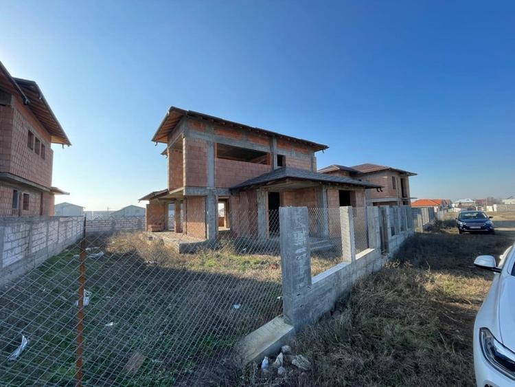 Ocazie! Casa la rosu P+1 cu teren de 528mp si toate utilitatile in zona Ford - 2